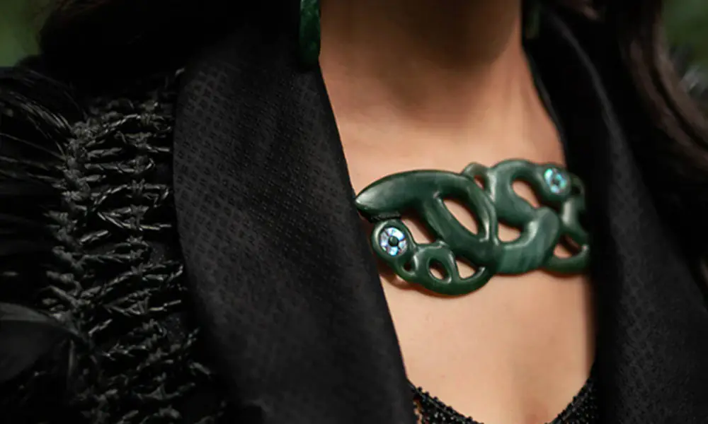 Ngāi Tahu Pounamu carver new zealand