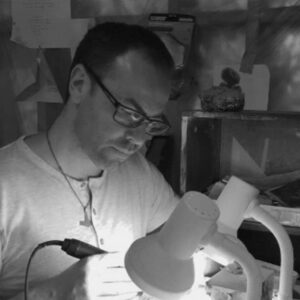 Ngāi Tahu Pounamu carver new zealand Hokitika