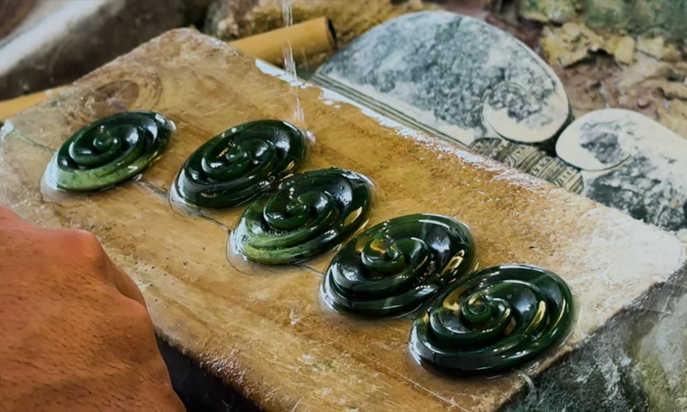 Puawai Jade rotorua Greenstone Jade carvers