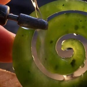 Te Koha Gallery New Zealand Pounamu carver gallery