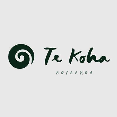 Te Koha Gallery New Zealand Pounamu carver gallery