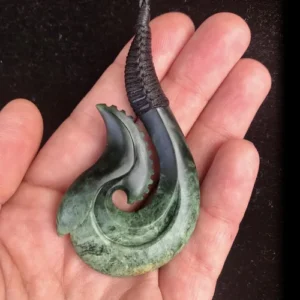 Eszter Szigethy (Jade Pebble) green stone carver pounamu guide