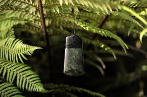 kuru pounamu carver guide hokitika west coast