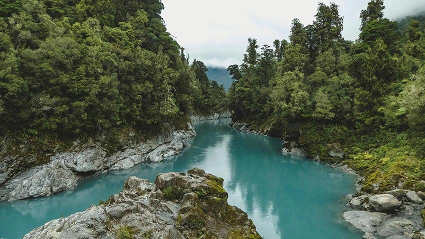 How to find Pounamu greenstone in nature rivers beach