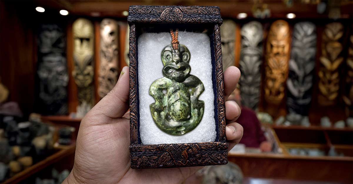 Pounamu gifting greenstone package