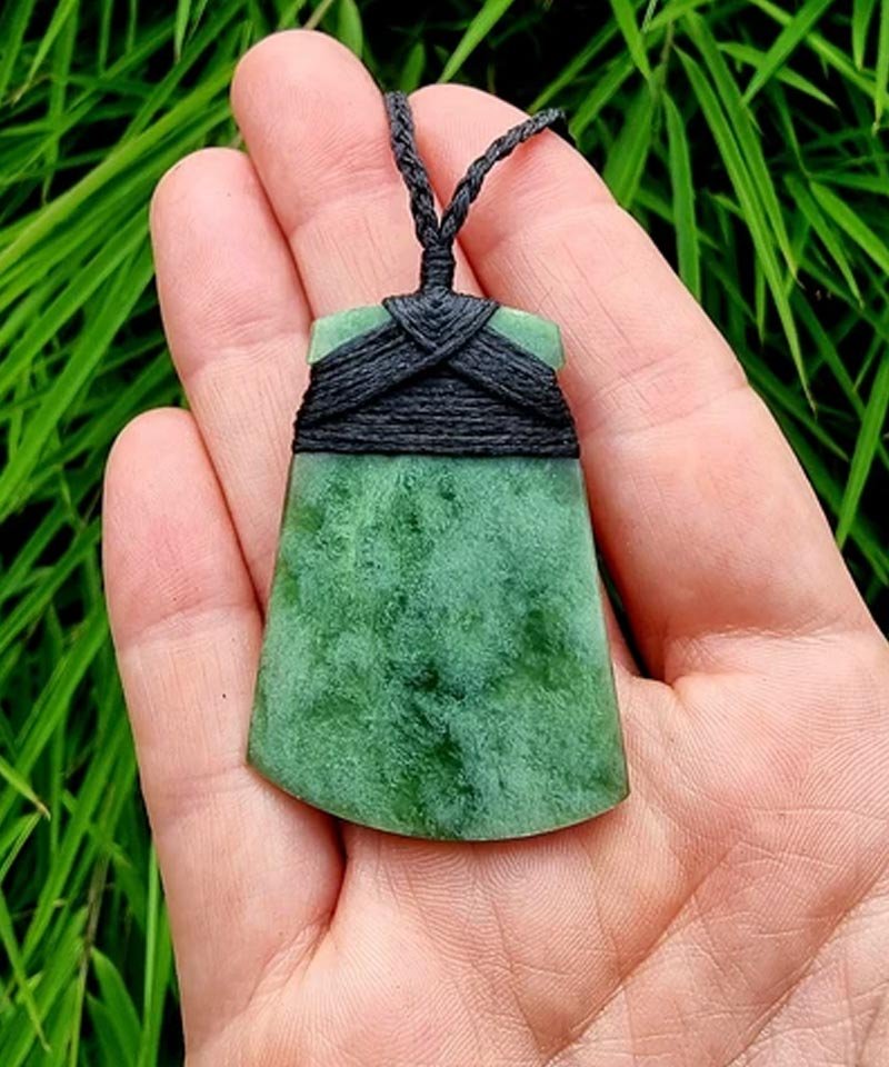 Your prana greenstone pounamu toki necklace